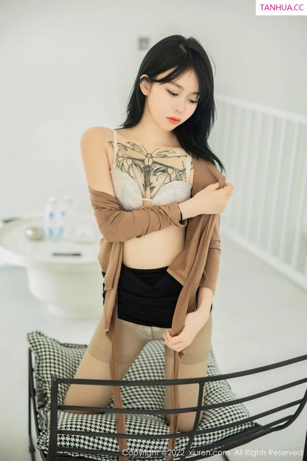 小奶瓶呜呜  [XiuRen]高清写真图 2022.09.14 No.5587 奶瓶第79张图片